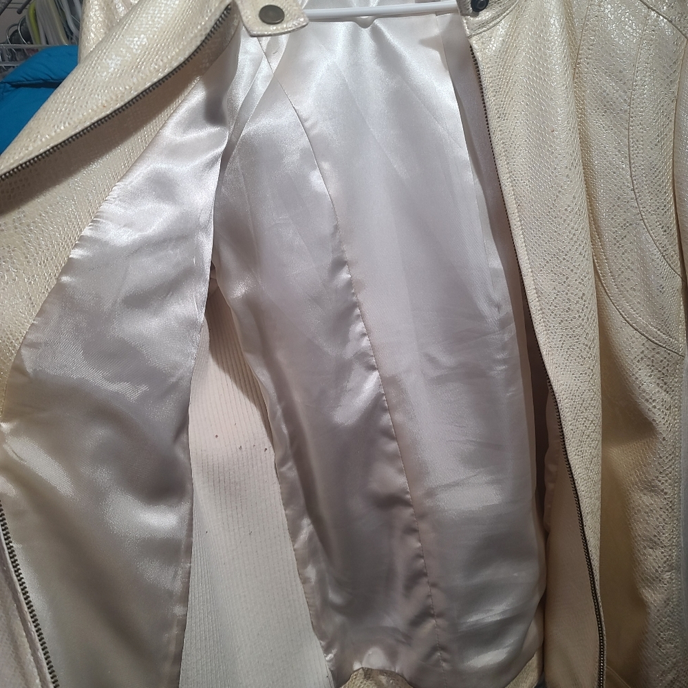 Jacket - Picture 7 of 7